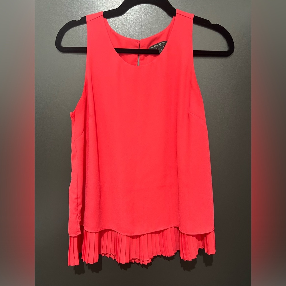 Banana Republic Hot Pink Sleeveless Blouse with Pleat and Keyhole Size S